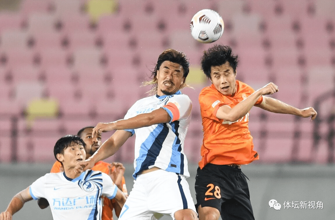 爱游戏体育-包含庐州金雕队对阵雪域雷霆队，棒球巡回赛火力全开，门将神扑救主——冲刺阶段不容有失的词条