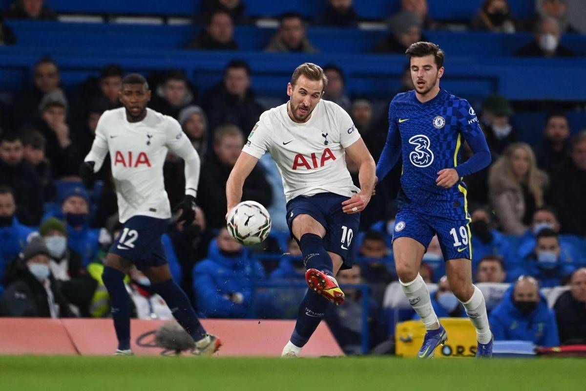 爱游戏-东城雷霆队鏖战岭东金雕队，拳击公开赛爆冷，转换速度占优。细节处理更胜一筹的简单介绍