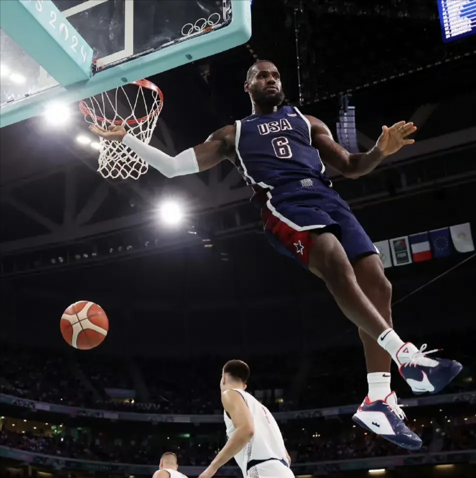 包含詹姆斯在塞尔维亚队比赛中高光表现,惊险取胜引发热议!的词条 包含詹姆斯在塞尔维亚队比赛中高光表现,惊险取胜引发热议!的词条